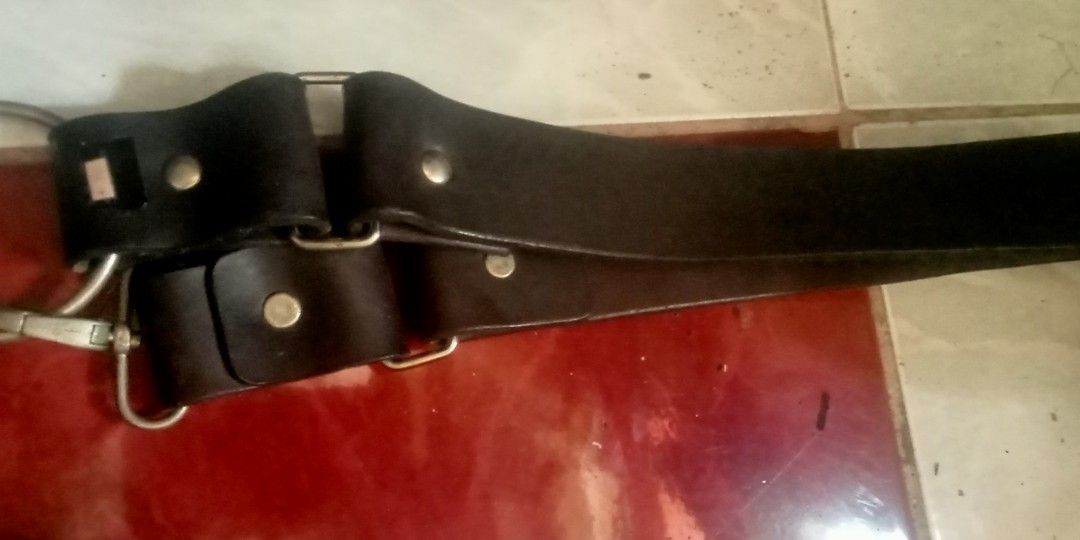 Leather for barber (Category: Hair) located in Paranaque City. Submitted by dimaguilaa94969 (Listing ID 1462302932, Image 1). Description: can be used for barber to sharpen razor pm if int 09260966619.