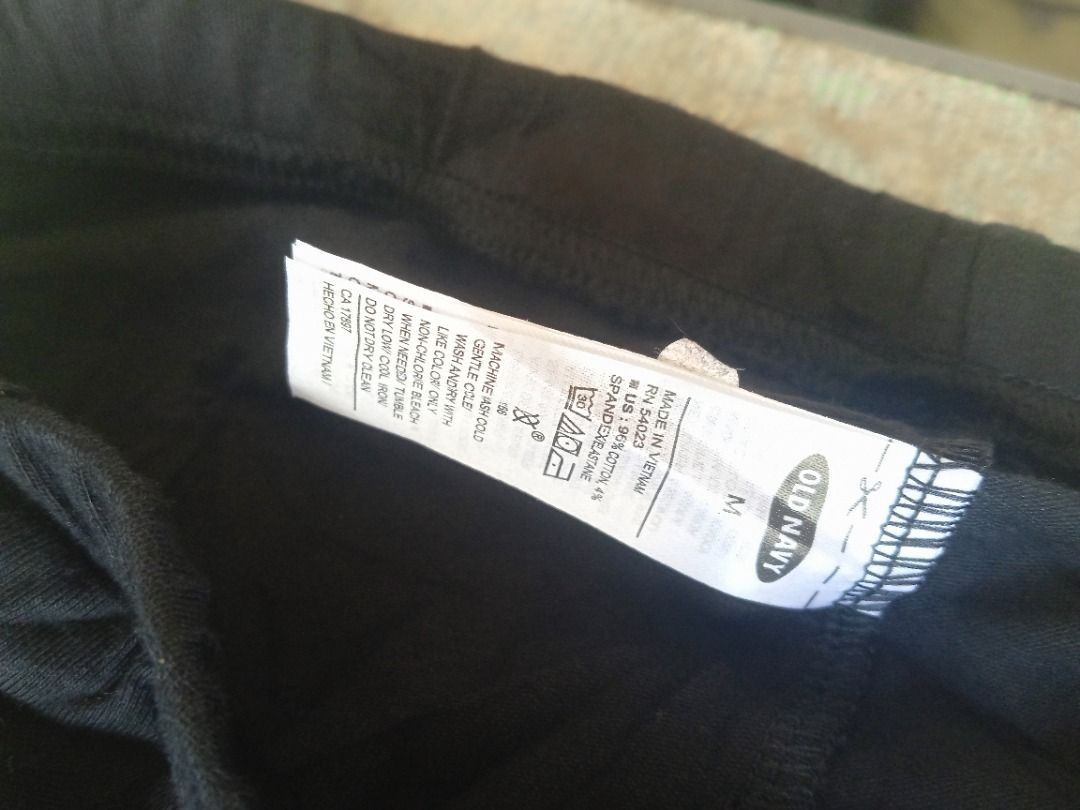 Leggings US BNEWTAG ( Old Navy) (Category: Other Bottoms) located in Los Banos. Submitted by mania-62906 (Listing ID 1462303297, Image 3). Description: BNewtag. US Medium. All black.