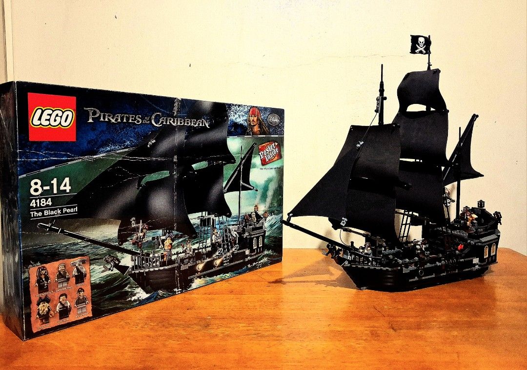 Lego 4184 The Black Pearl (Category: Lego & Building Sets) located in Valenzuela. Submitted by saint_mark1 (Listing ID 1462385764, Image 1). Description: Complete with box and manual. Meet up only no shipping as I will not dismantle the item..