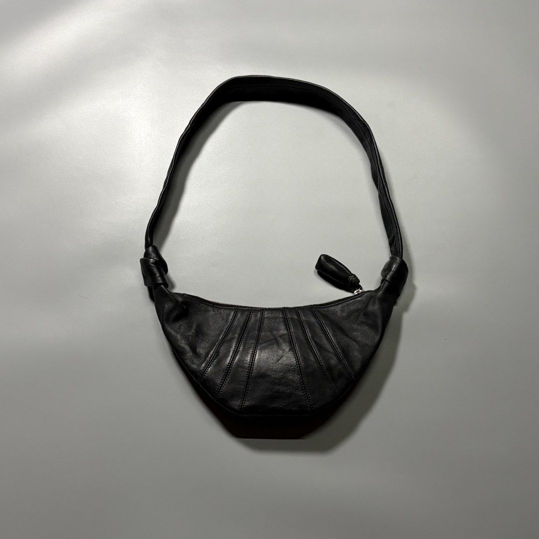 LEMAIRE Small Croissant bag in leather (Category: Sling Bags) located in Tayabas. Submitted by tayabaskartell (Listing ID 1462399714, Image 3). Description: .