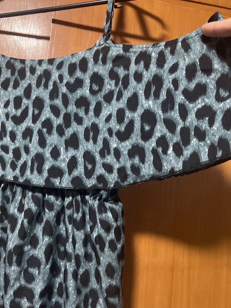 Leopard Print Ruffle Cold Shoulder Mini Dress (Category: Dresses) located in Pasig City. Submitted by zebteashoppe01 (Listing ID 1462409419, Image 3). Description: - Adorable leopard print dress - Features a stylish ruffle overlay - Trendy cold shoulder design - Comfortable elasticated waist - Ruffle detail on the hem - Versatile for casual days or nights out - Pairs well with sandals or heels Small 09096535540 Jnt Pasig Gcash mpo .