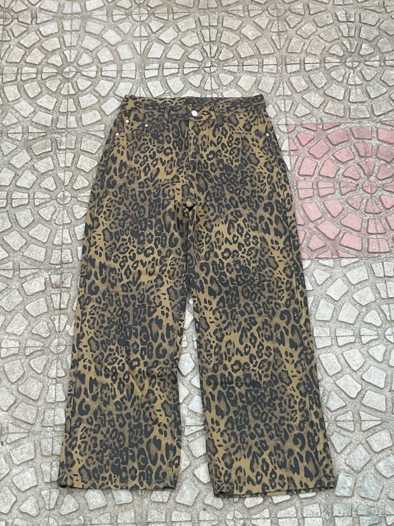 Leopard Print Wide Leg Pants (Category: Other Bottoms) located in Mabalacat. Submitted by epicforest_78284 (Listing ID 1462398708, Image 1). Description: - Cool leopard print pants - Wide leg style - Perfect for a statement outfit.
