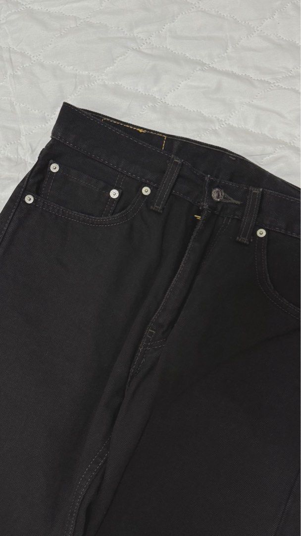 Levis 505 - Black (Category: Jeans) located in Rodriguez. Submitted by mighty_kiko13 (Listing ID 1462343497, Image 1). Description: - Levis 505 black - excellent condition (not thrifted) - Waist 30-32 - Used once - 1199 + sf.