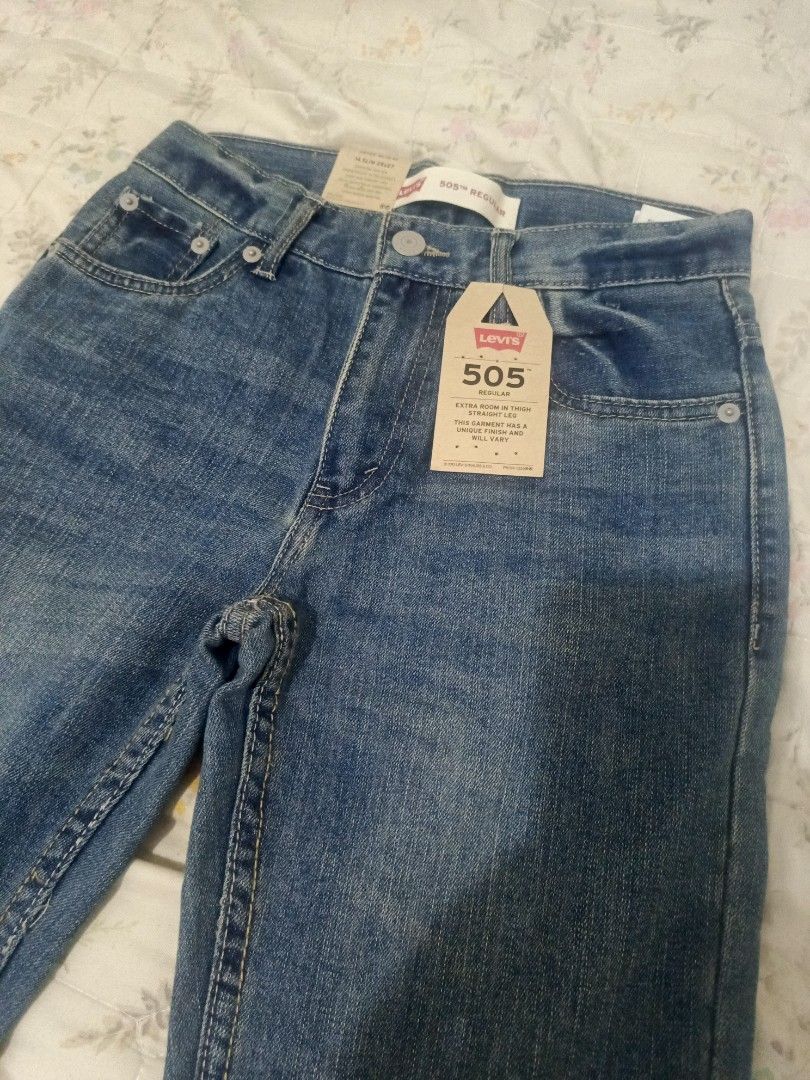 Levi's 505 Regular Fit Jeans W25 L27 (Category: Jeans) located in Valenzuela. Submitted by thet.ignacio (Listing ID 1462310294, Image 1). Description: - Brand: Levi's - Model: 505 - Size: W25 L27 - Fit: Regular - Leg Style: Straight - Wash: Classic Blue Denim - Material: 85% Cotton, 15% Polyester - Condition: Brand new with original tags attached - Perfect for: Everyday wear.