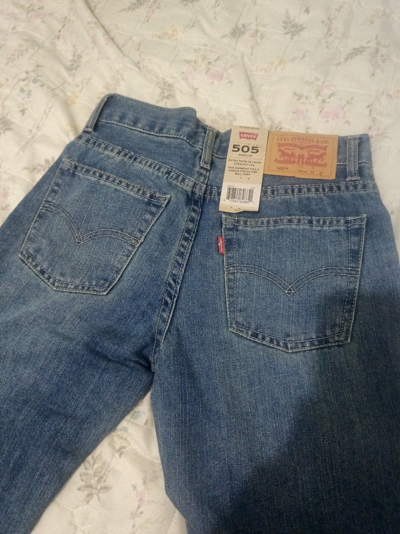 Levi's 505 Regular Fit Jeans W25 L27 (Category: Jeans) located in Valenzuela. Submitted by thet.ignacio (Listing ID 1462310294, Image 3). Description: - Brand: Levi's - Model: 505 - Size: W25 L27 - Fit: Regular - Leg Style: Straight - Wash: Classic Blue Denim - Material: 85% Cotton, 15% Polyester - Condition: Brand new with original tags attached - Perfect for: Everyday wear.