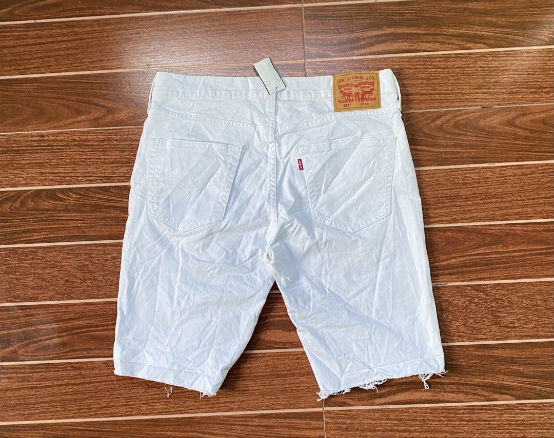 LEVIS 511 (Category: Shorts) located in Cebu City. Submitted by thriftpherskzai (Listing ID 1462369230, Image 3). Description: LEVIS 511🤍 WHITE CUTOFF SHORT SIZE 33 33-34W x 19.5L LIKE NEW SEE DETAILS.