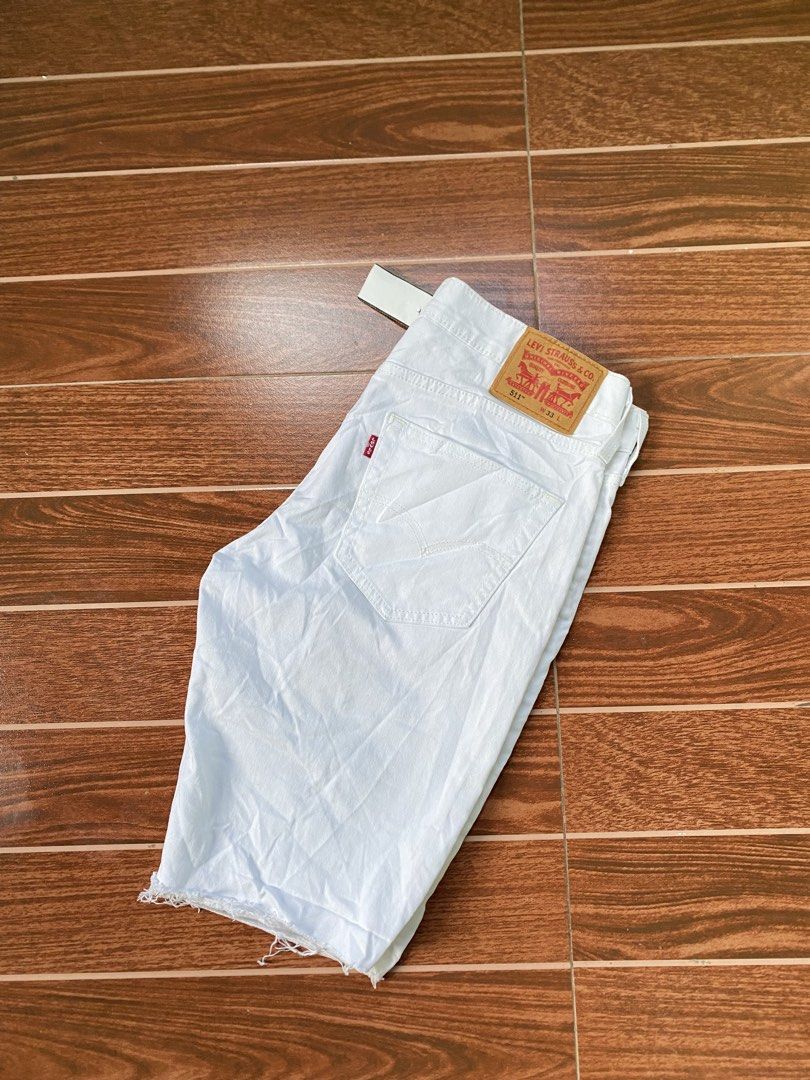 LEVIS 511 (Category: Shorts) located in Cebu City. Submitted by thriftpherskzai (Listing ID 1462369230, Image 1). Description: LEVIS 511🤍 WHITE CUTOFF SHORT SIZE 33 33-34W x 19.5L LIKE NEW SEE DETAILS.