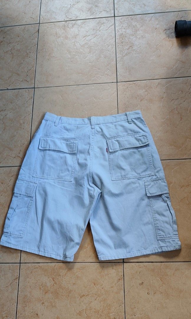 Levi's Jorts Cargo short W36 (Category: Activewear) located in Villasis. Submitted by znivvthrift (Listing ID 1462303711, Image 2). Description: .
