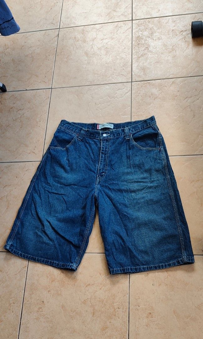 Levi's Jorts Denim Worker W36 (Category: Activewear) located in Villasis. Submitted by znivvthrift (Listing ID 1462302675, Image 1). Description: .