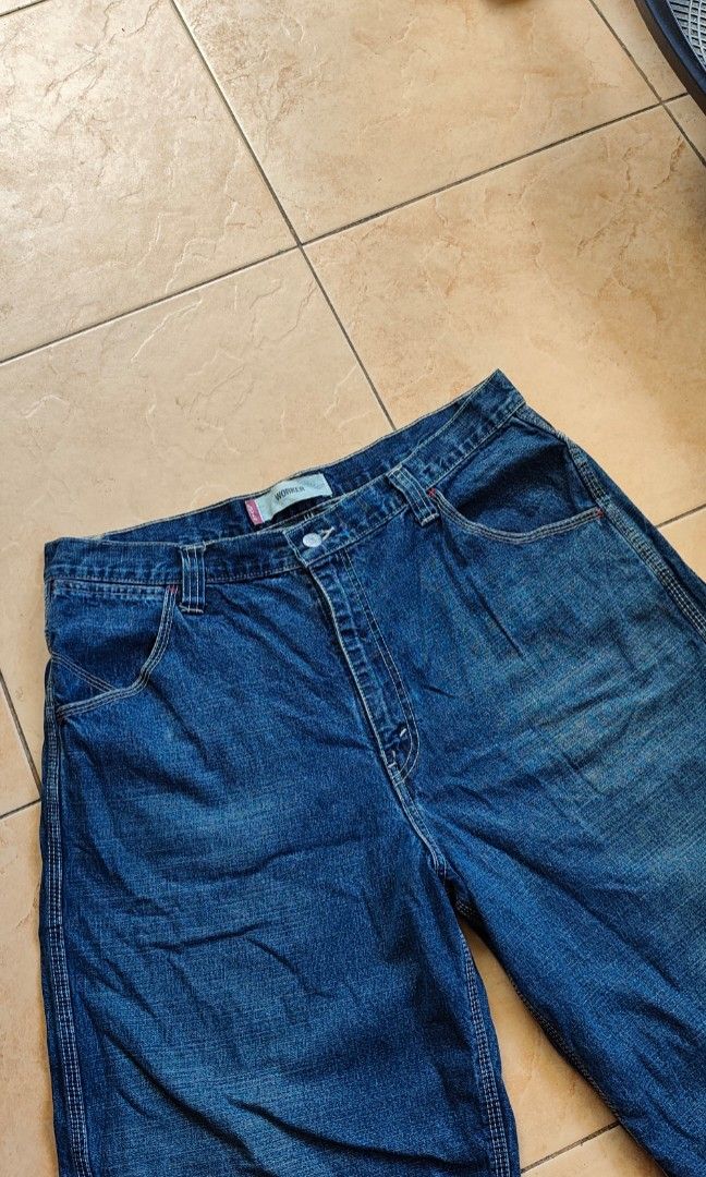Levi's Jorts Denim Worker W36 (Category: Activewear) located in Villasis. Submitted by znivvthrift (Listing ID 1462302675, Image 3). Description: .