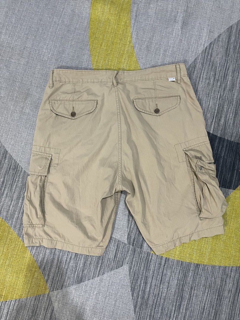 Levis mens cargo short (Category: Shorts) located in Taytay. Submitted by ekselentekondisyon (Listing ID 1462382312, Image 2). Description: Levis mens cargo short Dimes nasa pics Good condition Taytay rizal location .