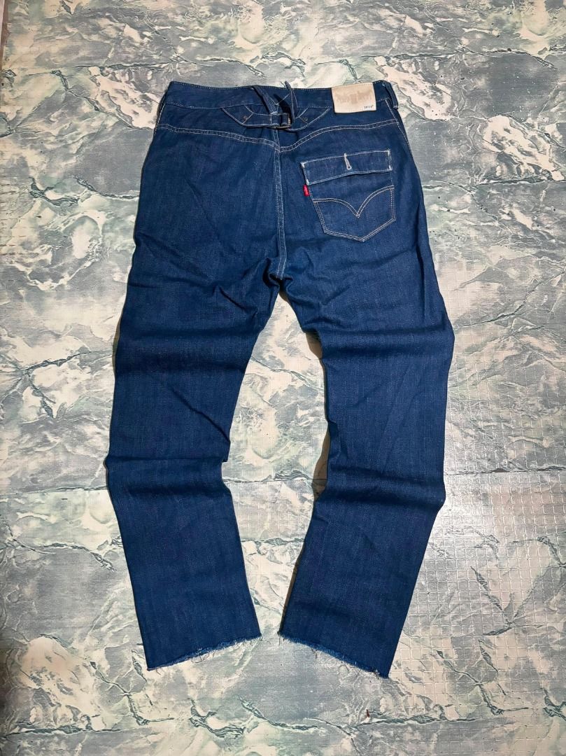 Levi's Modern Original Raw Blue Denim (Category: Jeans) located in Mandaue City. Submitted by leroysky_stuffs (Listing ID 1462357633, Image 1). Description: INFORMATIONS/DETAILS 📝 -Size 28 on tag (still fit to 30 waist) 40 length 10 thigh 7 on hem -Still in good condition 💯 ✅ -Swabe pamorma mga boss/sir, or pang formal, parang engineered levis lang🙌🏻 -Flaw/Issue: cut yung length nya sa baba -Negotiable for sure buyer only po ✅ DM ME TO PURCHA