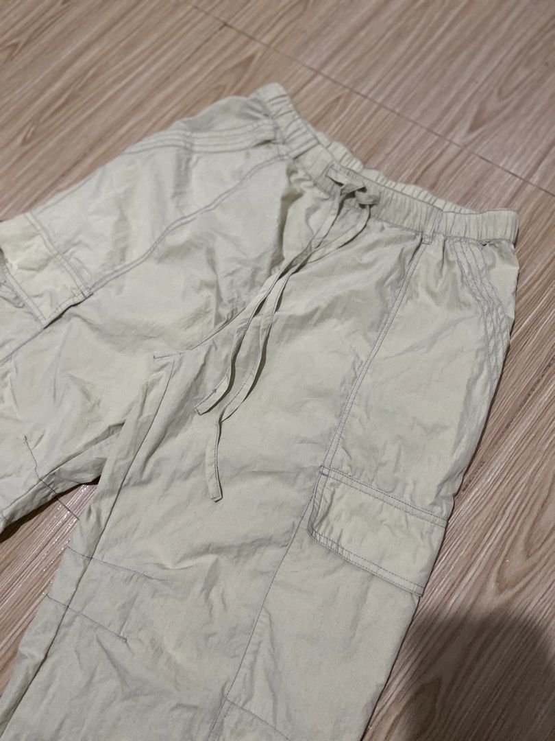 Light Beige Cargo Pants with Drawstring Waist (Category: Other Bottoms) located in Davao. Submitted by jayelcarba61168 (Listing ID 1462276954, Image 2). Description: - Light beige cargo pants - Elastic waistband with drawstring for a comfortable fit - Multiple functional pockets on front and back - Adjustable drawstring at the hem for a customizable look - Casual and comfortable style, ideal for everyday wear.