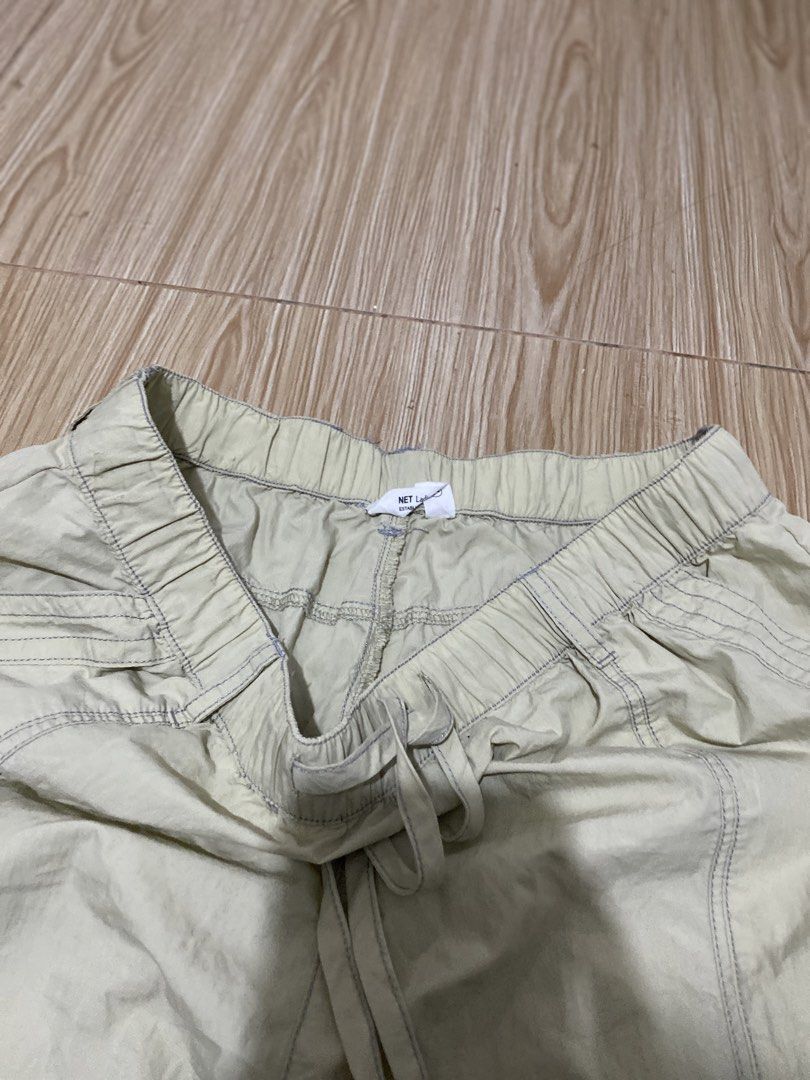 Light Beige Cargo Pants with Drawstring Waist (Category: Other Bottoms) located in Davao. Submitted by jayelcarba61168 (Listing ID 1462276954, Image 3). Description: - Light beige cargo pants - Elastic waistband with drawstring for a comfortable fit - Multiple functional pockets on front and back - Adjustable drawstring at the hem for a customizable look - Casual and comfortable style, ideal for everyday wear.