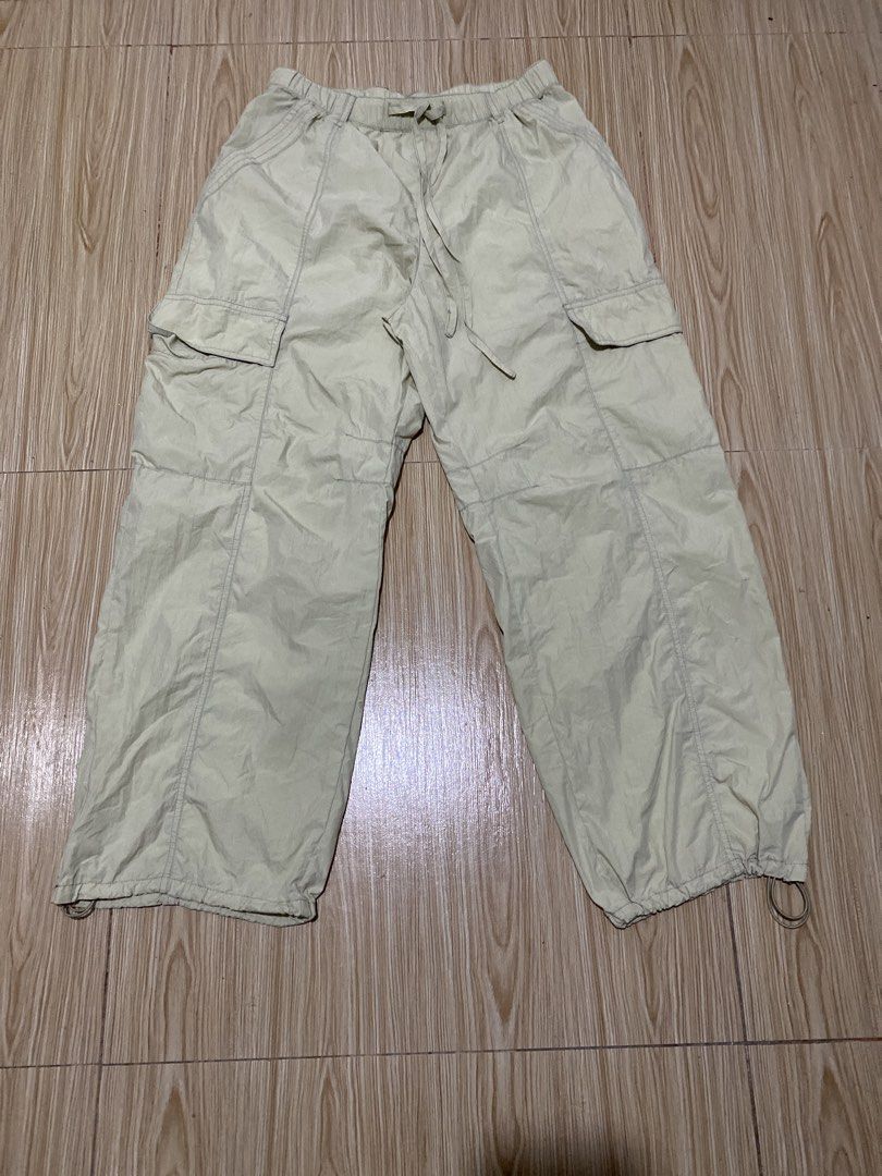 Light Beige Cargo Pants with Drawstring Waist (Category: Other Bottoms) located in Davao. Submitted by jayelcarba61168 (Listing ID 1462276954, Image 1). Description: - Light beige cargo pants - Elastic waistband with drawstring for a comfortable fit - Multiple functional pockets on front and back - Adjustable drawstring at the hem for a customizable look - Casual and comfortable style, ideal for everyday wear.