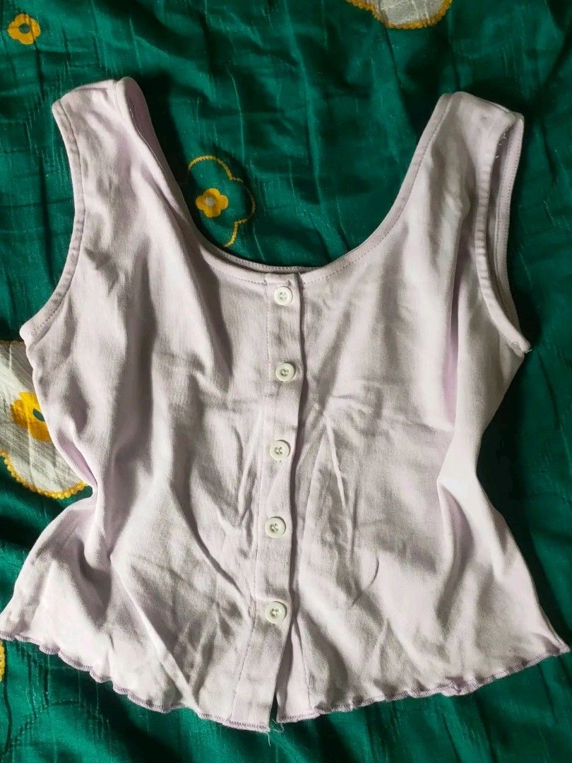 Light Purple Button Up Tank Top (Category: Sleeveless) located in Quezon City. Submitted by akxcollections_ (Listing ID 1462261962, Image 1). Description: size: xs-s.