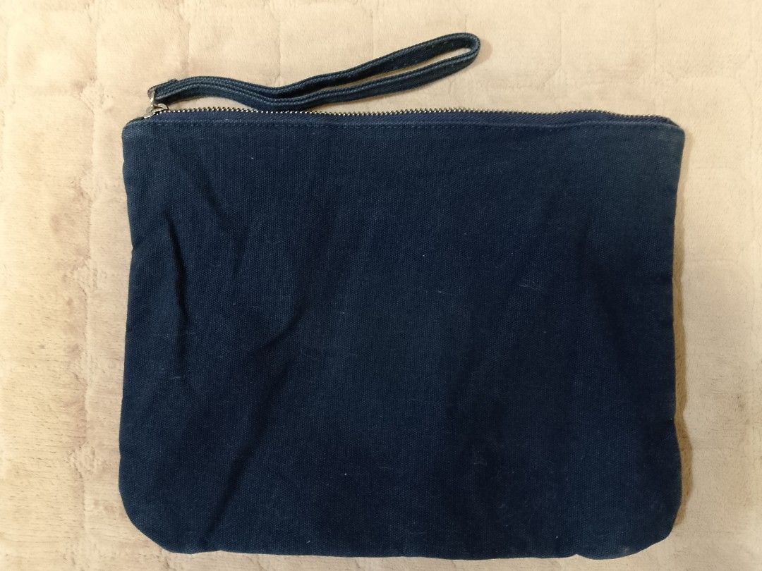 Line Friends " Friends Wappen Collection" (Category: Purses & Pouches) located in Caloocan City. Submitted by pvaliao (Listing ID 1462354797, Image 3). Description: A black fabric LINE FRIENDS character friends Wappen Clutch Bag Official Goods BLACK INDIGO decorated with embroidered character patches of Brown, Sally and Leonard. The item were part of the official 2016 -- 2017 Line Friends " Friends Wappen Collection. Fabric: Dark canvas Size: 11 
