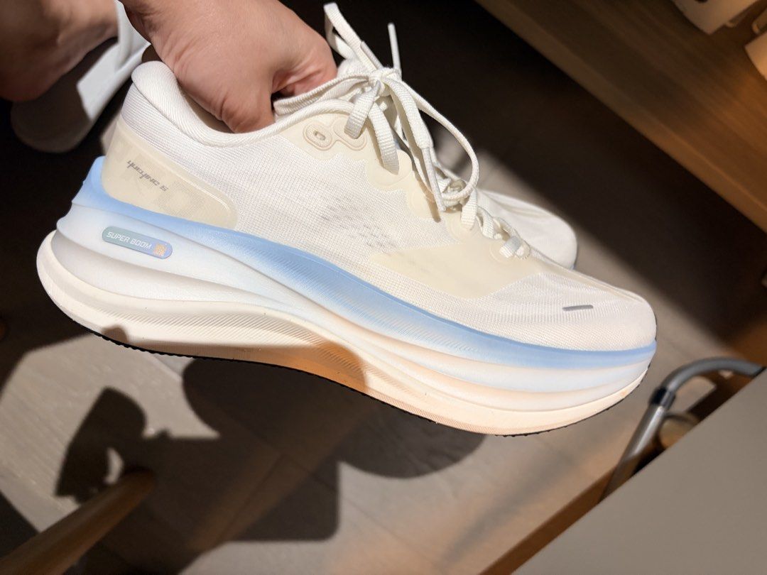 Li-Ning Running Shoes White Blue (Category: Sneakers) located in Makati City. Submitted by decluttering_28 (Listing ID 1462389125, Image 2). Description: - Brand: Li-Ning - Model: Super Doom - Color: White and Light Blue - Size: 8 US / 39 EU / 245 CN -used once .