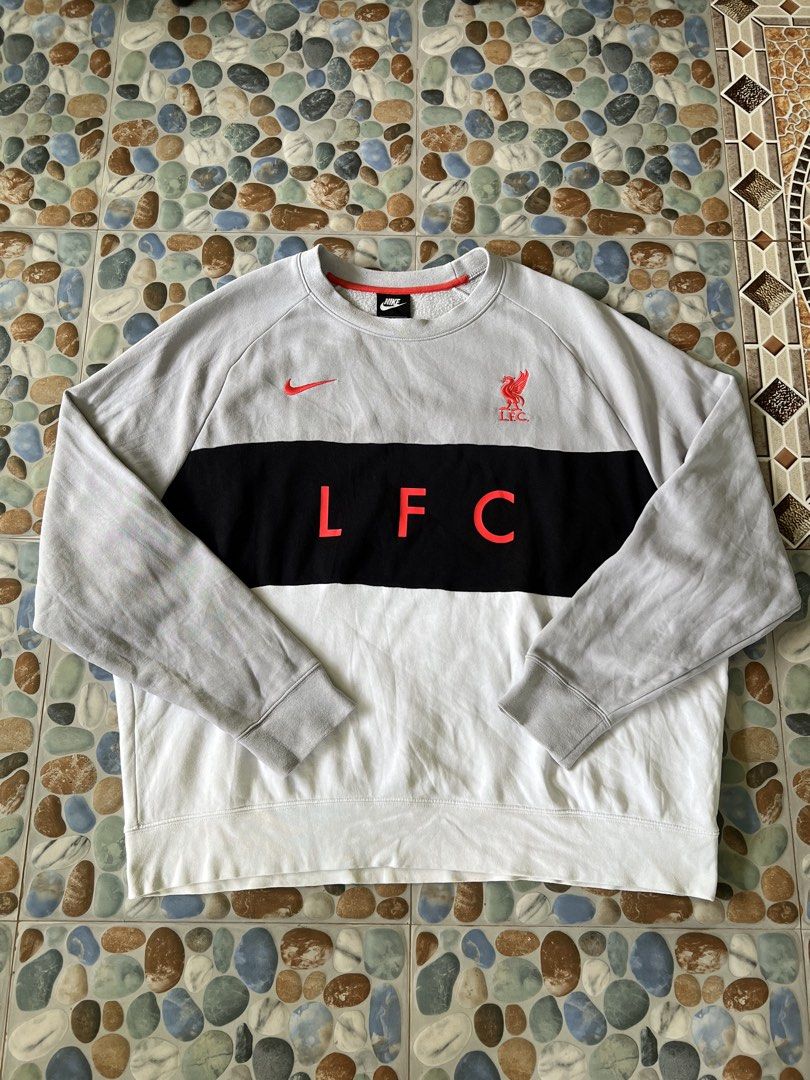 Liverpool Sweater (Category: Coats, Jackets and Outerwear) located in Manticao. Submitted by flipwithdave (Listing ID 1462422960, Image 1). Description: Liverpool sweater🔥 GOOD CONDITION✅ COLOR 9/10✅ STAINS❌ WITH TAGS ✅ Dimes: L27.5 W26.5 PRICE:📩 PM na mga bossing📍‼️ IG: flip_with_dave FB: Flip With Dave Carousell: Flip with dave LOCATION: MINDANAO MOP: GCASH 📲 COURIER: J&T🚚 Pay first before delivery 📱 Strictly no cancelation ‼️ No refunds/