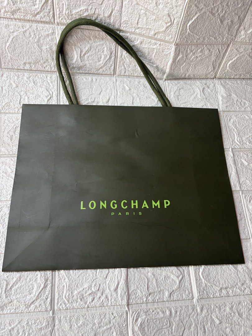 Longchamp paperbag (Category: Luxury Bags & Wallets) located in Manila. Submitted by thekidshop (Listing ID 1462375382, Image 1). Description: .