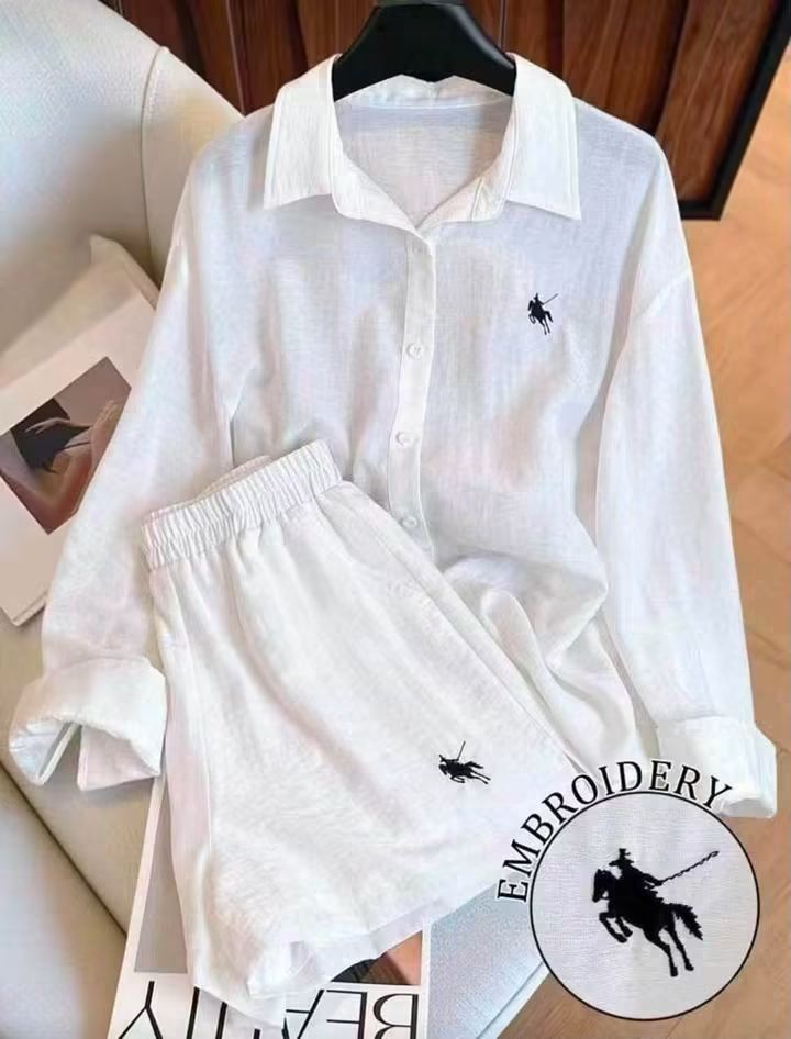 Longsleeves with shorts (Category: Sets or Coordinates) located in Manila. Submitted by raredeer-4deb4e (Listing ID 1462337112, Image 1). Description: can fit upto xxl.