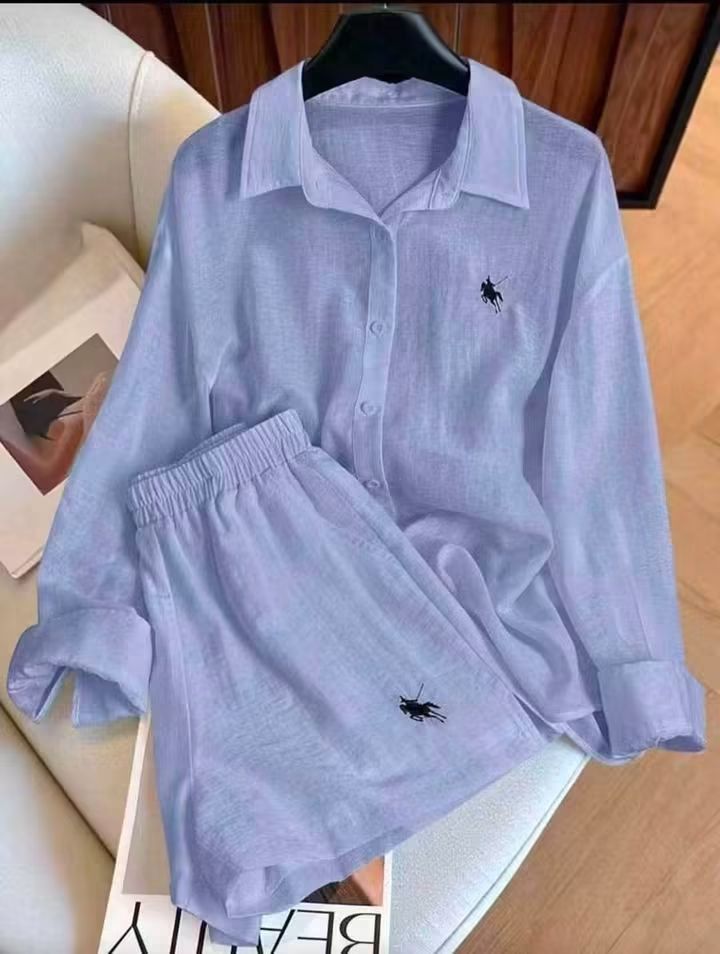 Longsleeves with shorts (Category: Sets or Coordinates) located in Manila. Submitted by raredeer-4deb4e (Listing ID 1462337112, Image 3). Description: can fit upto xxl.