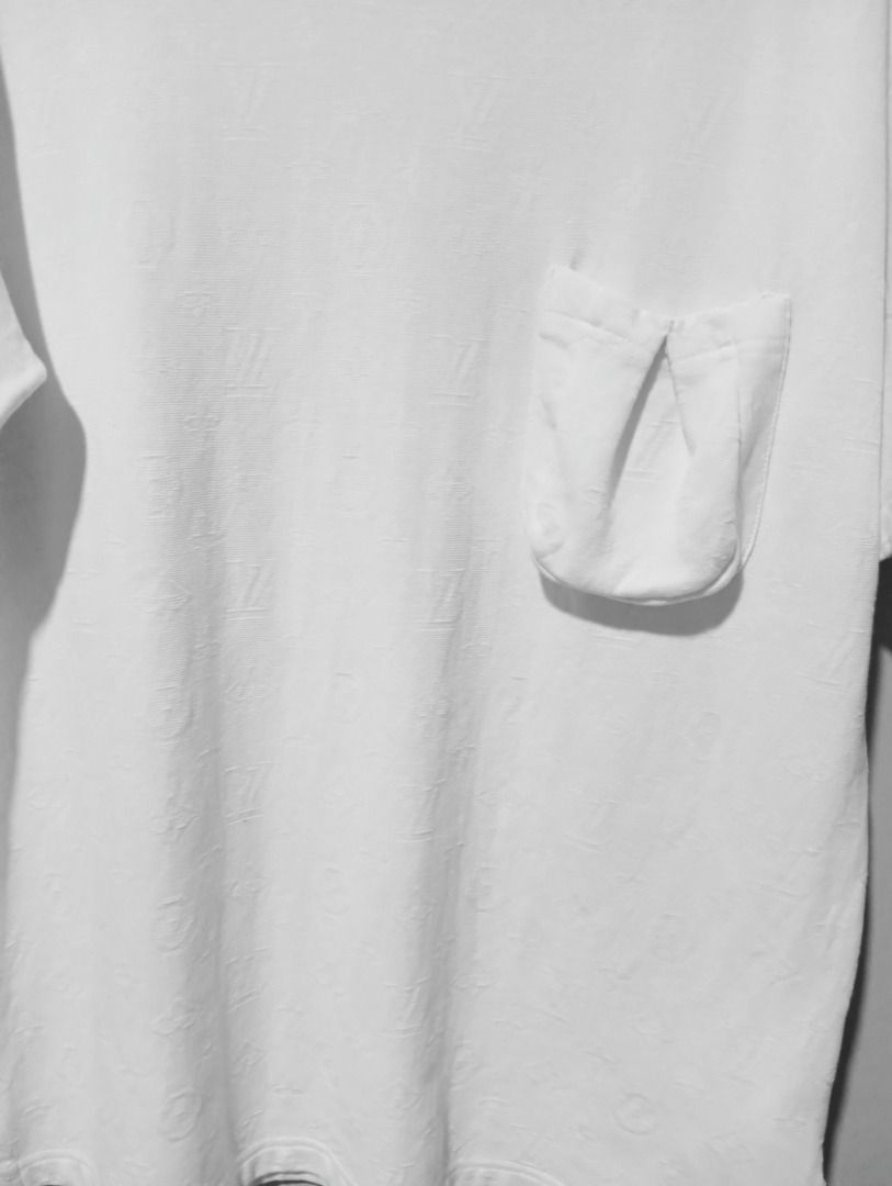 Louis vuitton pocket tee monogram (Category: Luxury Apparel) located in Caloocan City. Submitted by yazzielux (Listing ID 1462431398, Image 3). Description: LV monogram pocket tee .