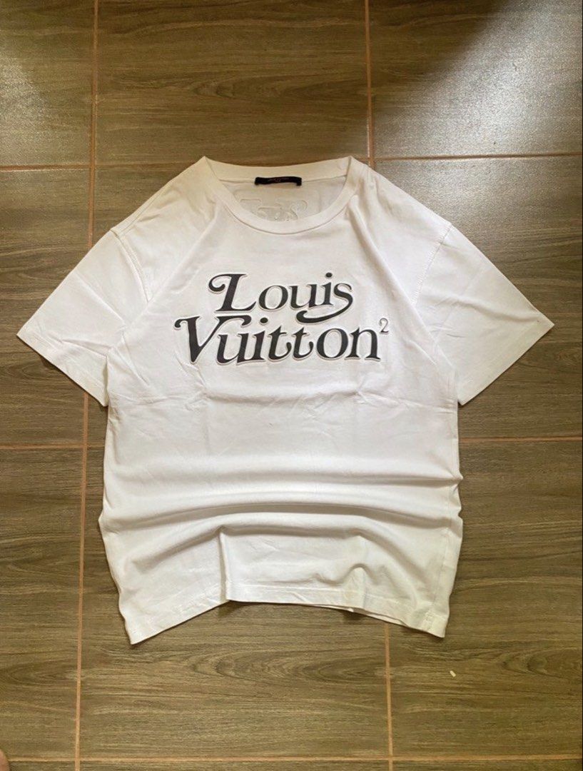 Louis Vuitton Shirt (Category: Tshirts & Polo Shirts ) located in Masbate. Submitted by abcclothingdepartment (Listing ID 1462347622, Image 1). Description: Good condition No issues Reflectorized 20x27 900 only.