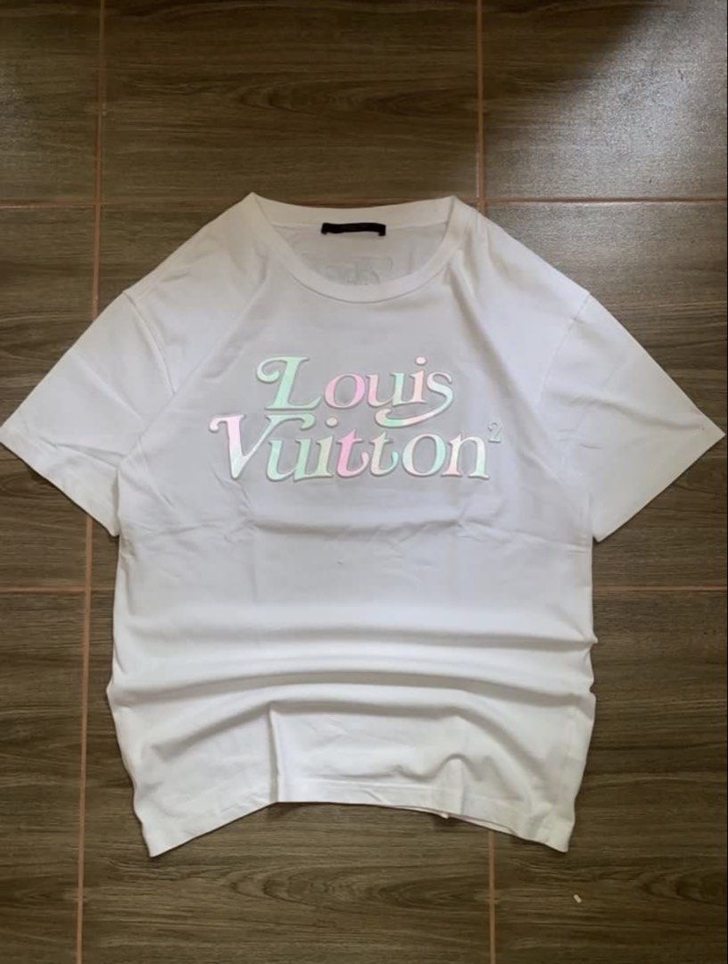 Louis Vuitton Shirt (Category: Tshirts & Polo Shirts ) located in Masbate. Submitted by abcclothingdepartment (Listing ID 1462347622, Image 2). Description: Good condition No issues Reflectorized 20x27 900 only.