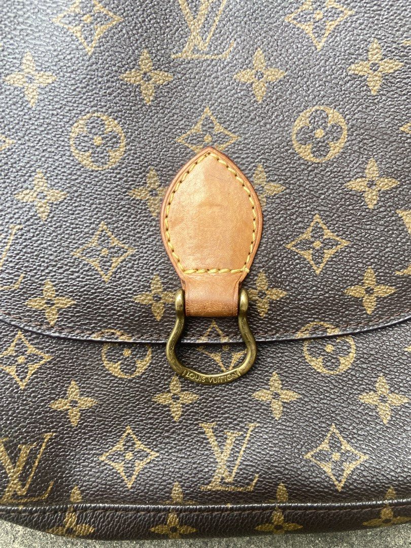 LOUIS VUITTON SLING BAG (Category: Luxury Bags & Wallets) located in El Salvador. Submitted by 00jiroo00 (Listing ID 1462370906, Image 2). Description: LOUIS VUITTON SLING BAG Dimensions: Estimated size - S Details: good condition must have minor signs of usage issue: leather on strap broken zipper inside Condition: 8.5/10 Color rate: 9/10 Swipe for more details… 📌 Before You Buy: 📃 Please read all item details carefully 📍 Payment-first policy