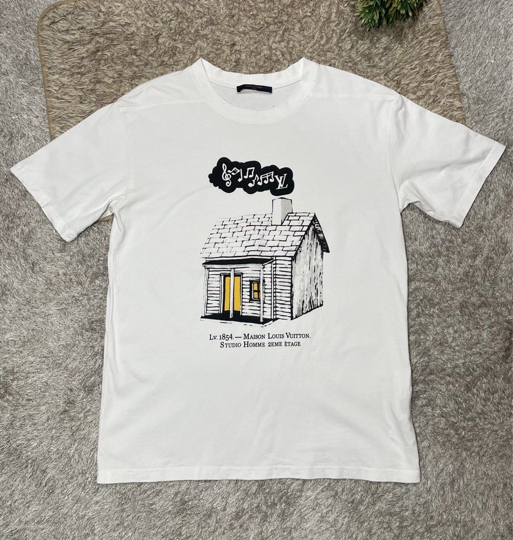 louis vuitton tee (Category: Tshirts & Polo Shirts ) located in Las Pinas. Submitted by moncaz2461827 (Listing ID 1462380451, Image 1). Description: LV TEE size small on tag oversize Dimes 21.5x28.5 Like new condition Color rate 9.9/10 No issue 💌.