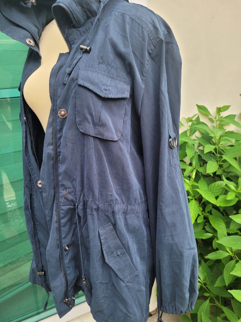 Love21 Navy Trench Coat (Category: Coats, Jackets and Outerwear) located in Muntinlupa City. Submitted by havilahph (Listing ID 1462272312, Image 2). Description: Navy blue trench coat with buttons. Great for travel! Fits size L..