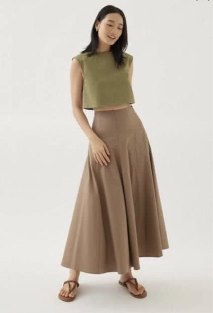 Love Bonito Olive Green Blouse (Category: Blouses) located in Taguig. Submitted by house_of_petite (Listing ID 1462429234, Image 1). Description: Still in great condition. Seldom used.