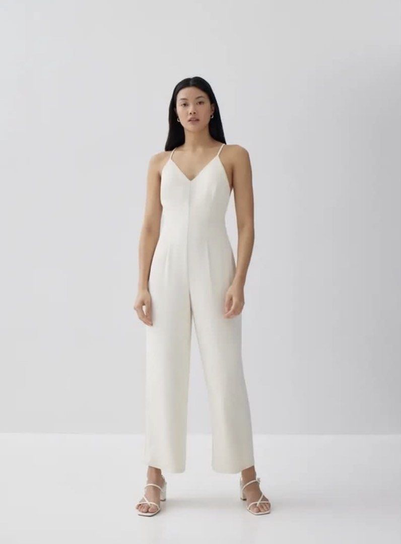 Love bonito padded jumpsuit (Category: Jumpsuits) located in Cavite. Submitted by graceyhanna (Listing ID 1462290811, Image 1). Description: - Elegant cream white jumpsuit - Flattering wide-leg pants - Delicate spaghetti straps in front - Stylish criss-cross detail on the back - Flirty V-neckline - Ideal for special events or a sophisticated night out - Effortlessly chic and versatile.