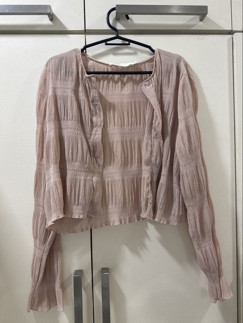 Love Bonito Ruched Top (Category: Longsleeves) located in Quezon City. Submitted by mm0ng (Listing ID 1462322561, Image 1). Description: Msg for ww.