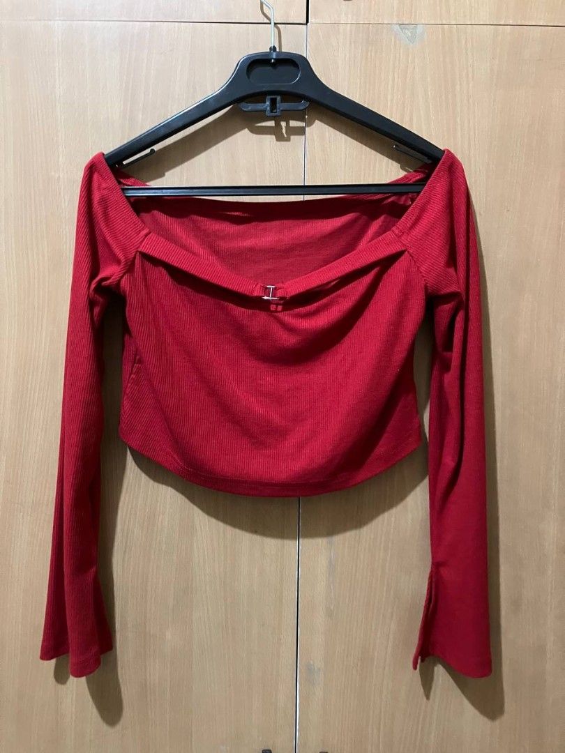 Lovito Ribbed Cut-out Crop Top Beige (Category: Sleeveless) located in Manila. Submitted by jenicamarieperlada31.storm (Listing ID 1462280566, Image 3). Description: Selling never been used tops and skirts large to xl sizes Shein and lovito rfs: Nakatambak nalang.