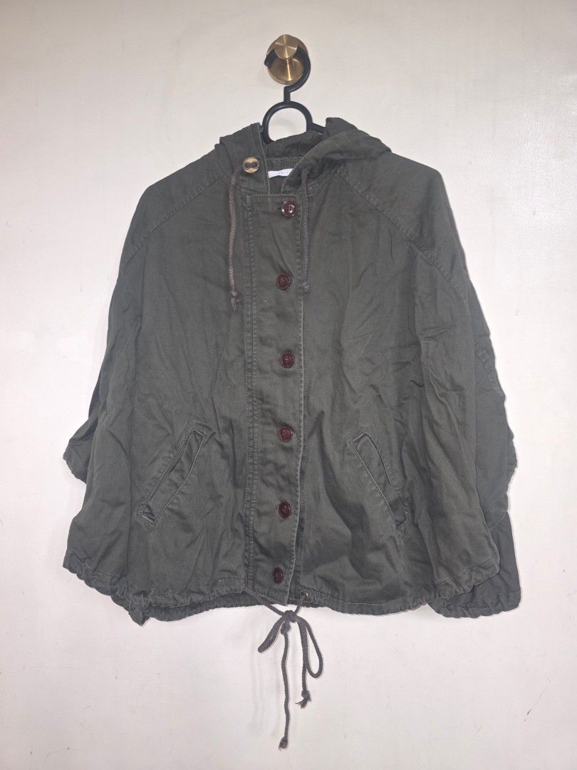 LOWRY'S FARM Olive Green Cape Jacket (Category: Coats, Jackets and Outerwear) located in Manila. Submitted by dcory (Listing ID 1462429242, Image 2). Description: No actual when worn photo :(.