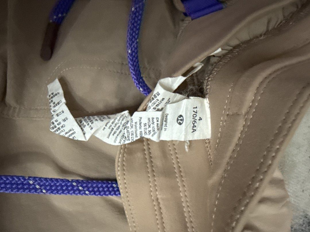 Lululemon 170/64A Convertible Pants Size 4 Tan (Category: Medical Supplies & Tools) located in Angeles City. Submitted by migs_font29 (Listing ID 1462394157, Image 3). Description: - Lululemon convertible pants - Size 4 (170/64A) - Elastic waistband with drawstring - Zips off to become shorts - Multiple pockets with zip and button closures - Ideal for hiking and active wear.