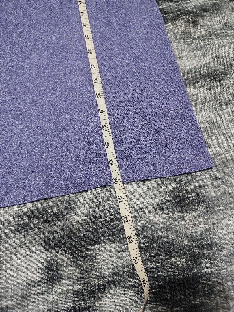 Lululemon (Category: Tshirts & Polo Shirts ) located in Cebu City. Submitted by haryvyylyynn (Listing ID 1462350498, Image 3). Description: Lululemon Medium on tag 850.