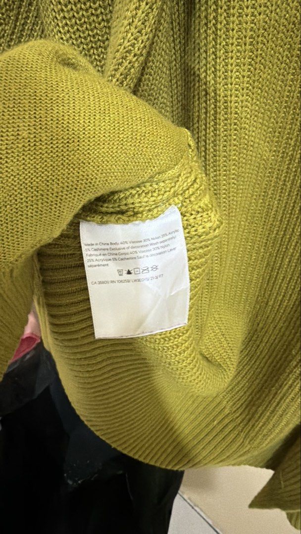 Lululemon🍋 Cashlu Sweater Wrap (Category: Activewear) located in Taguig. Submitted by greenfuzz (Listing ID 1462344424, Image 3). Description: Keep it simple. Throw on this soft wrap sweater for downtime, go time, or any time you need an easy layer. cashlu™ A touch of cashmere makes our knit Cashlu™ fabric feel soft against your skin—and, it's machine-washable Soft machine-washable responsibly sourced materials This fabric is derived from respon