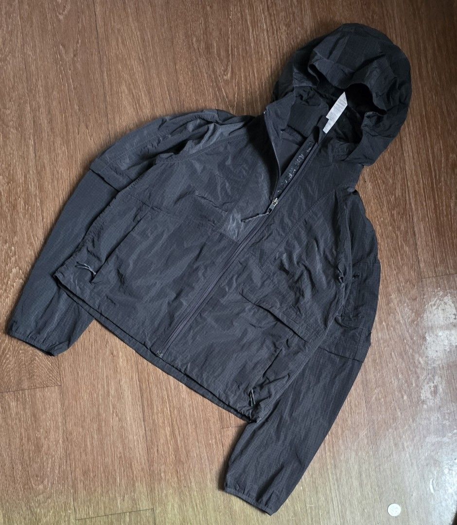 Lululemon Convertible Ripstop Hiking Jacket (Category: Coats, Jackets and Outerwear) located in Quezon. Submitted by archivesss_666 (Listing ID 1462392912, Image 1). Description: - Lululemon Convertible Jacket - Versatile design: Wear as long sleeve or short sleeve - Durable ripstop material - Features a hood and front zipper closure - Two convenient front pockets - Detachable sleeves for customizable coverage - Ideal for hiking and outdoor activ