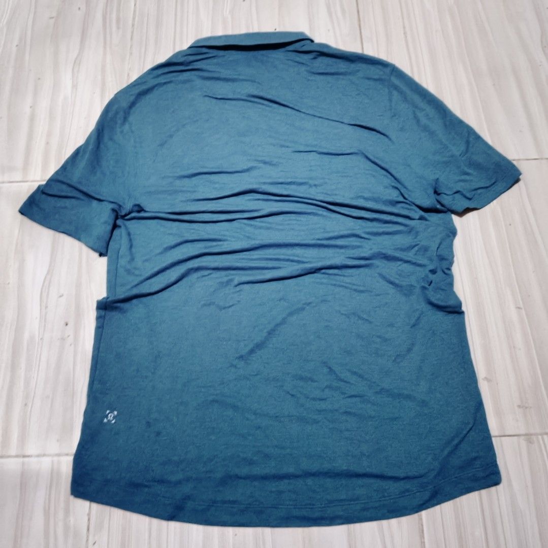 Lululemon Evolution Poloshirt (Category: Tshirts & Polo Shirts ) located in Santa Cruz. Submitted by jm.co (Listing ID 1462262596, Image 2). Description: forsale Lululemon Evolution Poloshirt size XL dimes 22x32 no issue in very good Condition for only 550php stacruz laguna.