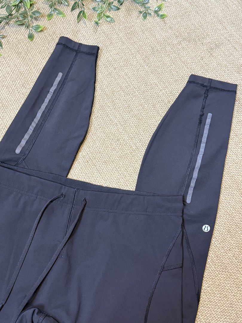 Lululemon For Men LL83 (Category: Activewear) located in Naga. Submitted by ubi04 (Listing ID 1462325538, Image 3). Description: .