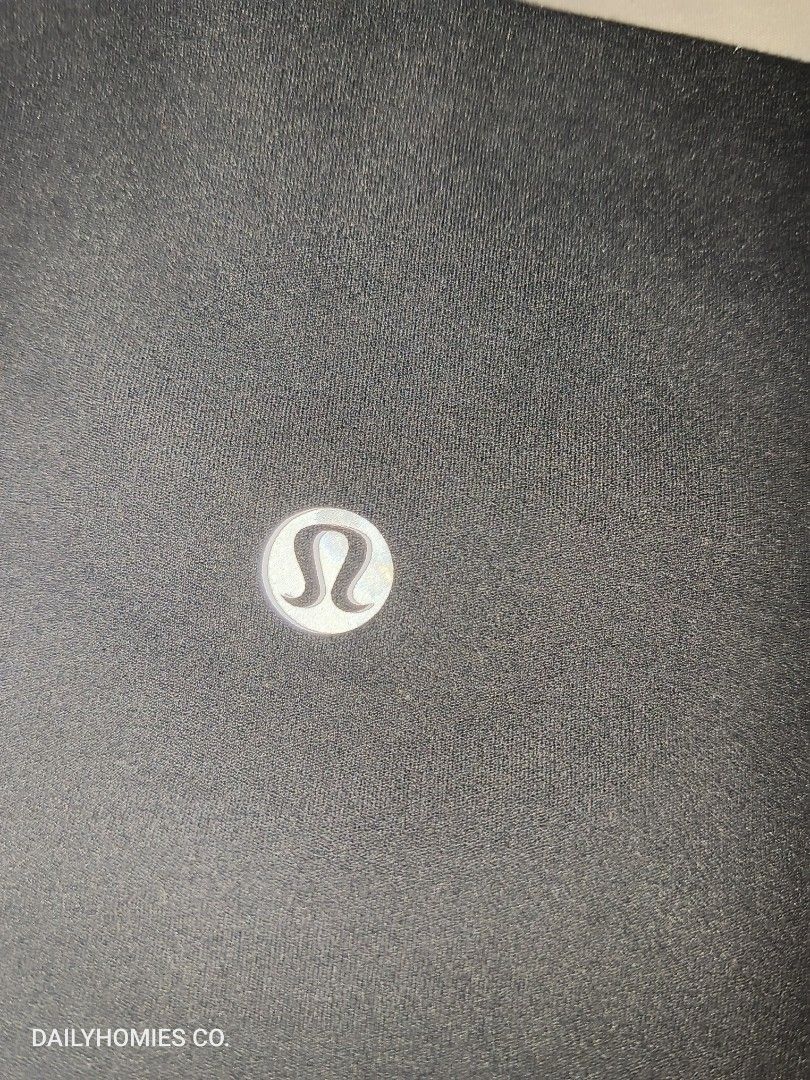 Lululemon Leggings Align HR Pant 25” Graphite Grey Size 8 NWT (Category: Activewear) located in Manila. Submitted by dailyhomiescollection (Listing ID 1462382879, Image 1). Description: In Best Condition No issue 😇🤝.