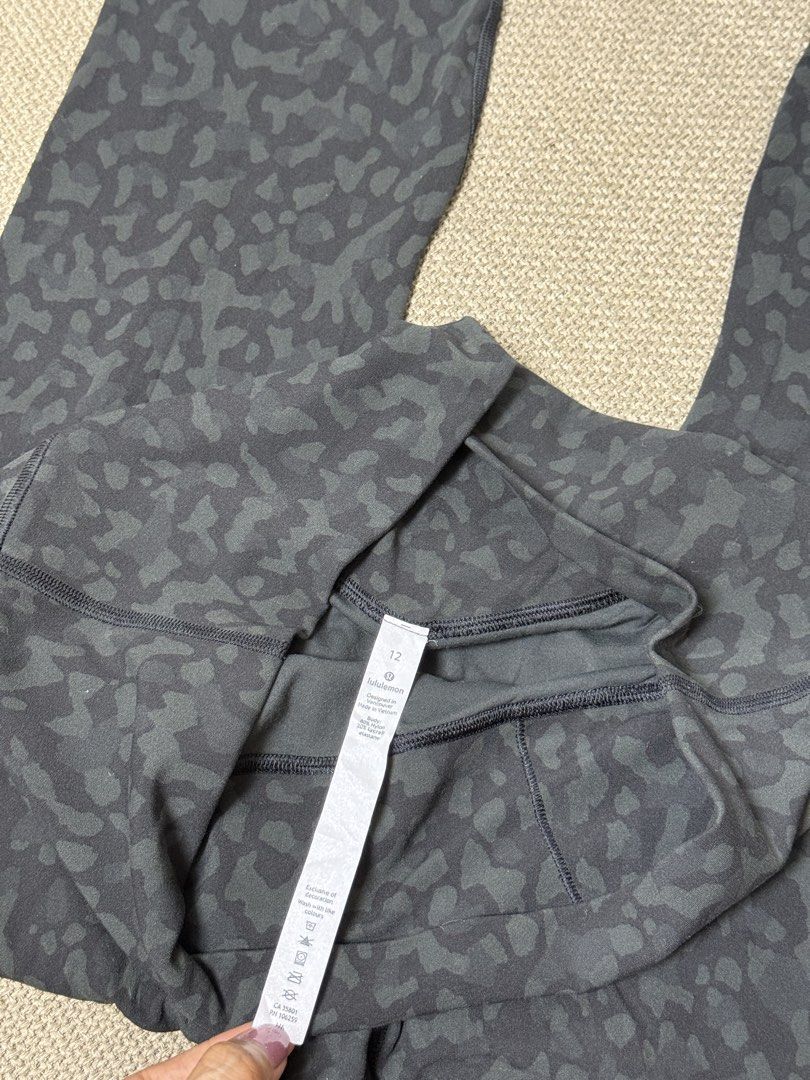 Lululemon LL15 (Category: Activewear) located in Naga. Submitted by ubi04 (Listing ID 1462292908, Image 3). Description: .
