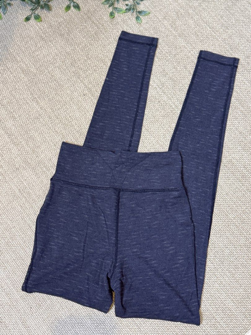 Lululemon LL33 (Category: Activewear) located in Naga. Submitted by ubi04 (Listing ID 1462295941, Image 2). Description: .