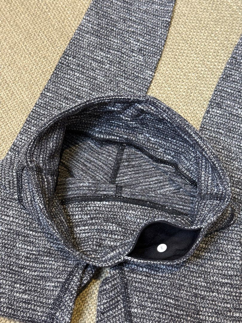 Lululemon LL39 (Category: Activewear) located in Naga. Submitted by ubi04 (Listing ID 1462296752, Image 3). Description: .