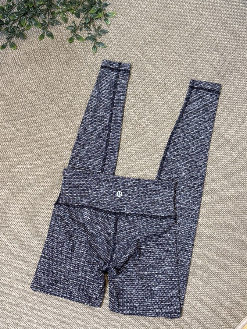 Lululemon LL39 (Category: Activewear) located in Naga. Submitted by ubi04 (Listing ID 1462296752, Image 2). Description: .