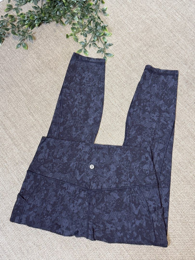 Lululemon LL47 (Category: Activewear) located in Naga. Submitted by ubi04 (Listing ID 1462297835, Image 2). Description: .