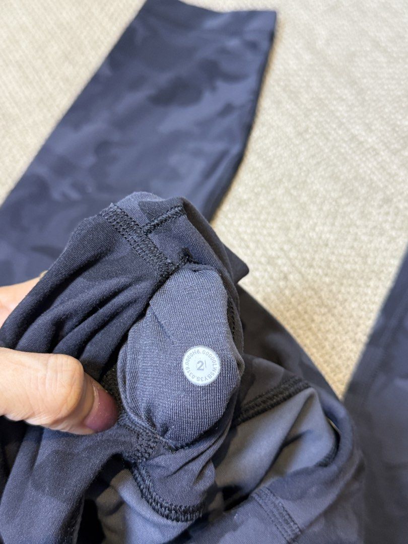 Lululemon LL53 (Category: Activewear) located in Naga. Submitted by ubi04 (Listing ID 1462304896, Image 3). Description: .